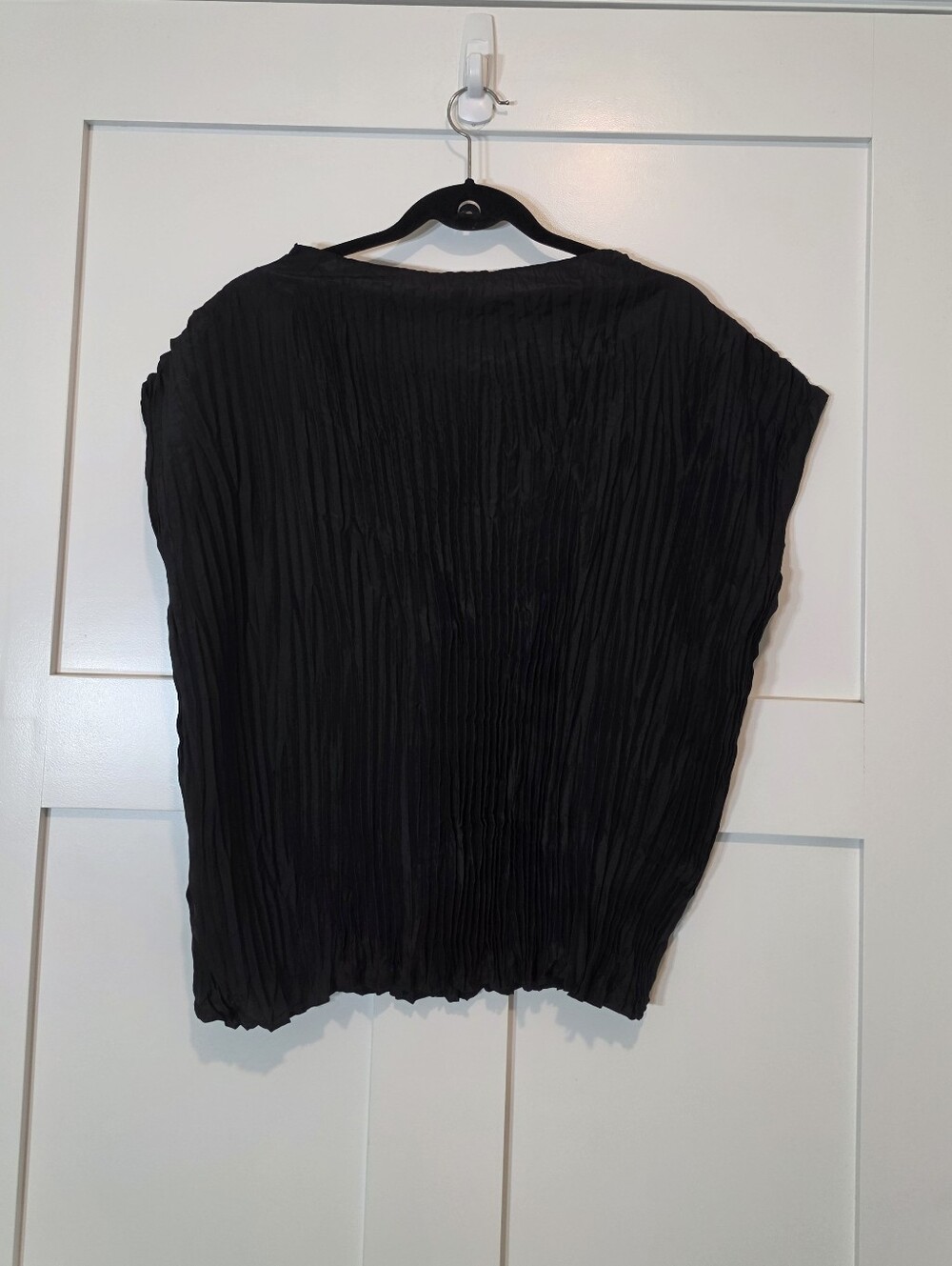 Eileen Fisher Silk Crushed Elegant Top Cap Sleeves Funnel Neck Black Medium NEW - Picture 10 of 11
